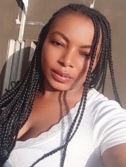 Genevieve's profile, a single 32-year-old a woman in Abata