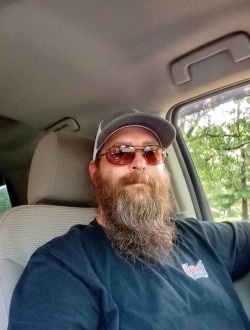 Josh's profile, a single 47-year-old a man in Jefferson City