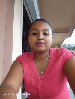 Sarah's profile, a single 26-year-old a woman in Sambava