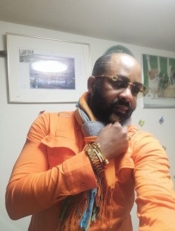 Baron's profile, a single 45-year-old a man in Tokyo
