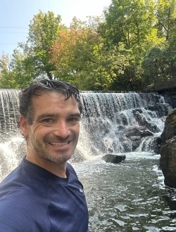 Pascal's profile, a single 40-year-old a man in Granby