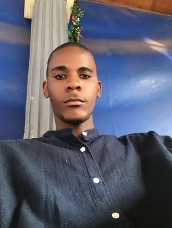 Dénis's profile, a single 31-year-old a man in Brazzaville