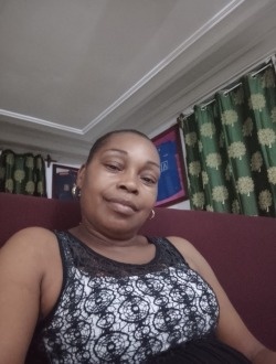 Emilie's profile, a single 41-year-old a woman in Meyo-Centre