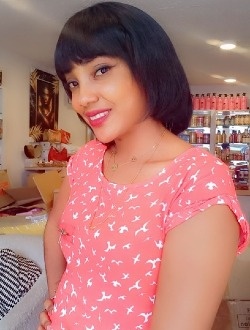 Jessica's profile, a single 34-year-old a woman in Nzang-Ayong