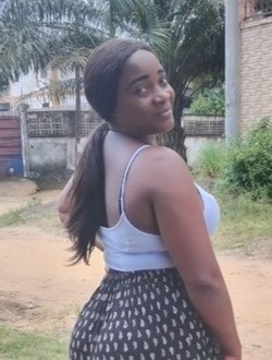 Claire's profile, a single 31-year-old a woman in Arkou-Djeri