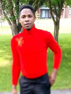 Leonel's profile, a single 27-year-old a man in Chicoutimi