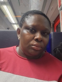 Flore's profile, a single 41-year-old a woman in Aast