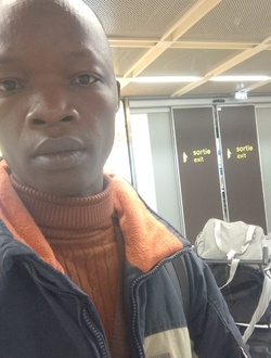 Dje's profile, a single 34-year-old a man in Loireauxence