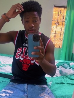 Rodney's profile, a single 23-year-old a man in Santo Domingo Este