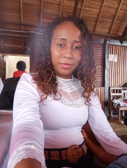 Quesia's profile, a single 28-year-old a woman in Nosy-Be
