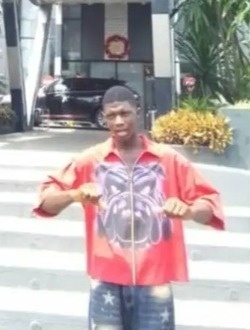 Michael's profile, a single 20-year-old a man in Douala