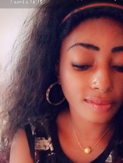 Lena's profile, a single 37-year-old a woman in Yaoundé