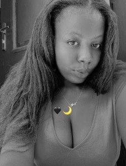 Dominique's profile, a single 27-year-old a woman in Grand-Bassam