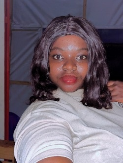 Ella's profile, a single 28-year-old a woman in Lomé