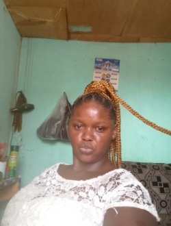 Brenda's profile, a single 27-year-old a woman in Yaoundé