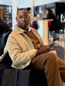 Melro's profile, a single 30-year-old a man in Chiasso