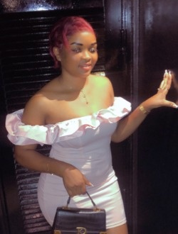 Linda's profile, a single 27-year-old a woman in Yaoundé