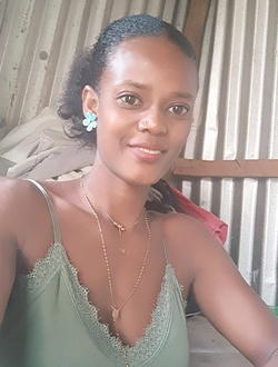 Larissa's profile, a single 24-year-old a woman in Antalaha