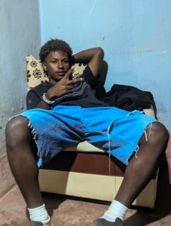 Fahendrena's profile, a single 19-year-old a man in 1ER Arrondissement