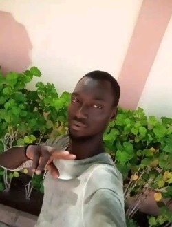 Hamidou's profile, a single 25-year-old a man in 1200 Logements