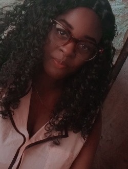 Thérèse's profile, a single 35-year-old a woman in Abé