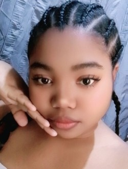 Marisca's profile, a single 18-year-old a woman in 1ER Arrondissement
