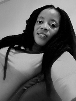 Sophia's profile, a single 33-year-old a woman in 1er Arrondissement