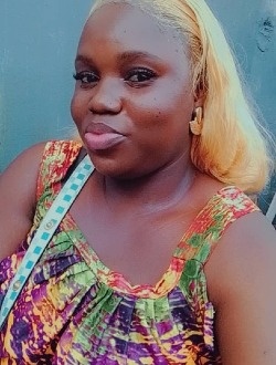 Marie Elisabeth's profile, a single 28-year-old a woman in Douala