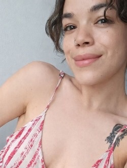 Luz's profile, a single 31-year-old a woman in Medellín