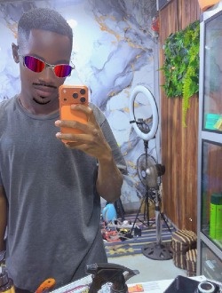 Raymond's profile, a single 19-year-old a man in Conakry