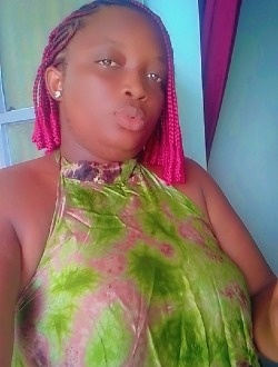 Sophie's profile, a single 29-year-old a woman in Douala