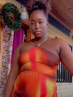 Isabelle's profile, a single 25-year-old a woman in Douala