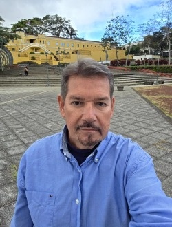 Julian's profile, a single 63-year-old a man in Sarasota