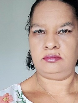 Lise's profile, a single 57-year-old a woman in Petite-Île