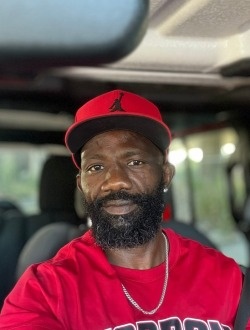 Momo's profile, a single 46-year-old a man in Montréal-Nord