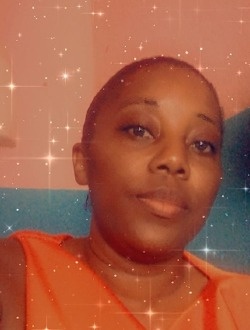 Élise's profile, a single 39-year-old a woman in Douala
