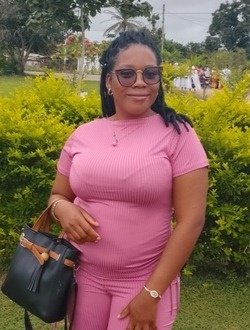 Rosalie's profile, a single 24-year-old a woman in Yaoundé