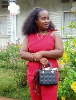 Aurélie's profile, a single 31-year-old a woman in Sambava
