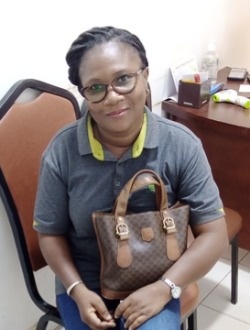 Lydia's profile, a single 44-year-old a woman in 1200 Logements