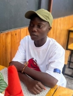 Séraphin's profile, a single 23-year-old a man in Lomé