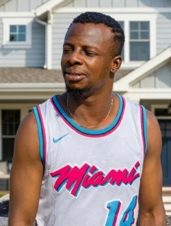 Angel Fèmi's profile, a single 36-year-old a man in Seme Kpodji