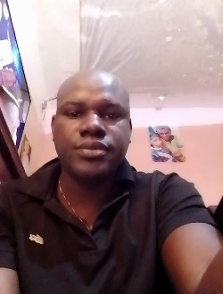 Abul Abass's profile, a single 36-year-old a man in Dakar