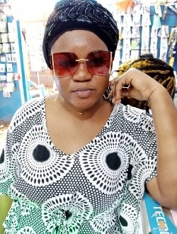 Thécia's profile, a single 27-year-old a woman in Bacongo