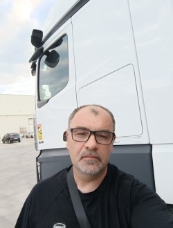 Alex's profile, a single 52-year-old a man in Palermo