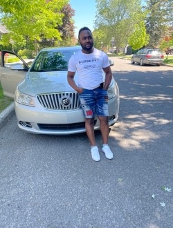 Steve's profile, a single 34-year-old a man in Montréal