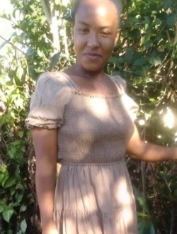 Mella's profile, a single 32-year-old a woman in Sambava