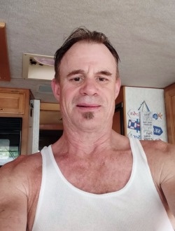 Christopher's profile, a single 32-year-old a man in La Grande