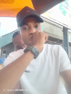 Pierre's profile, a single 32-year-old a man in Sanga