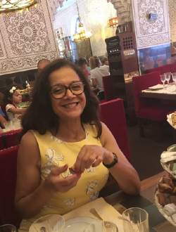 Manina's profile, a single 70-year-old a woman in Paris