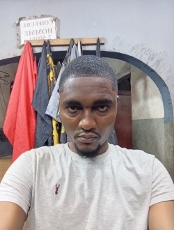 Emmanuel's profile, a single 34-year-old a man in Kinsa